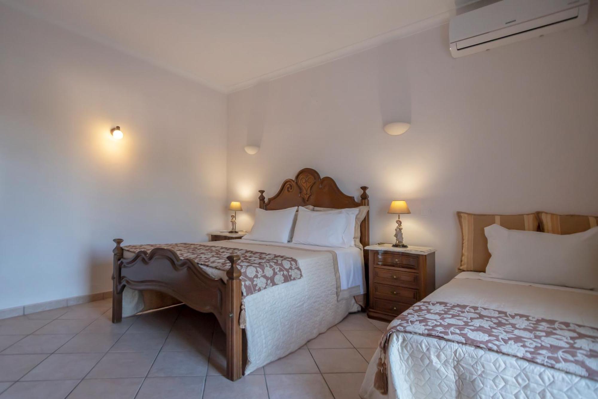 Al Meida Guesthouse Albufeira Exteriör bild