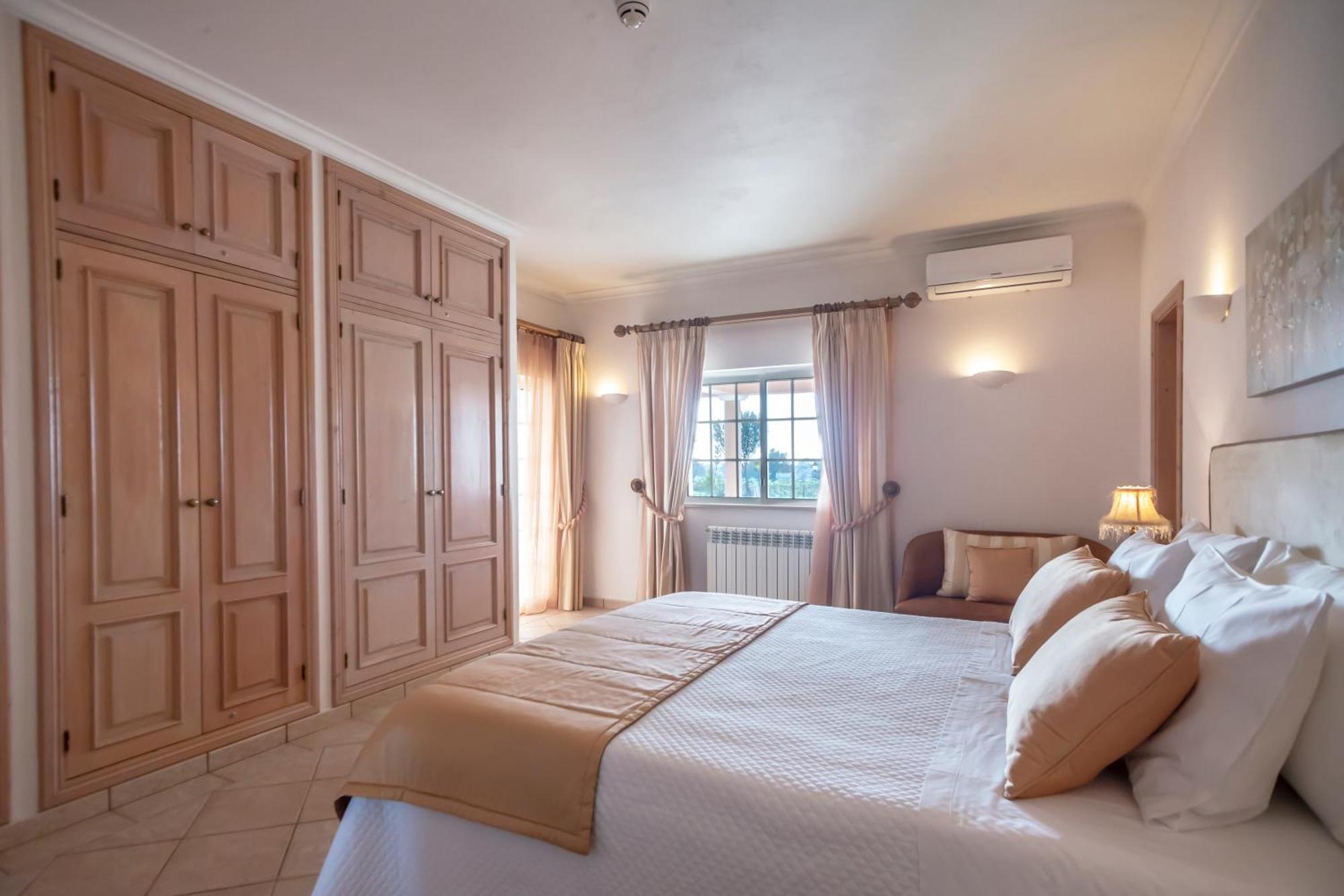 Al Meida Guesthouse Albufeira Exteriör bild
