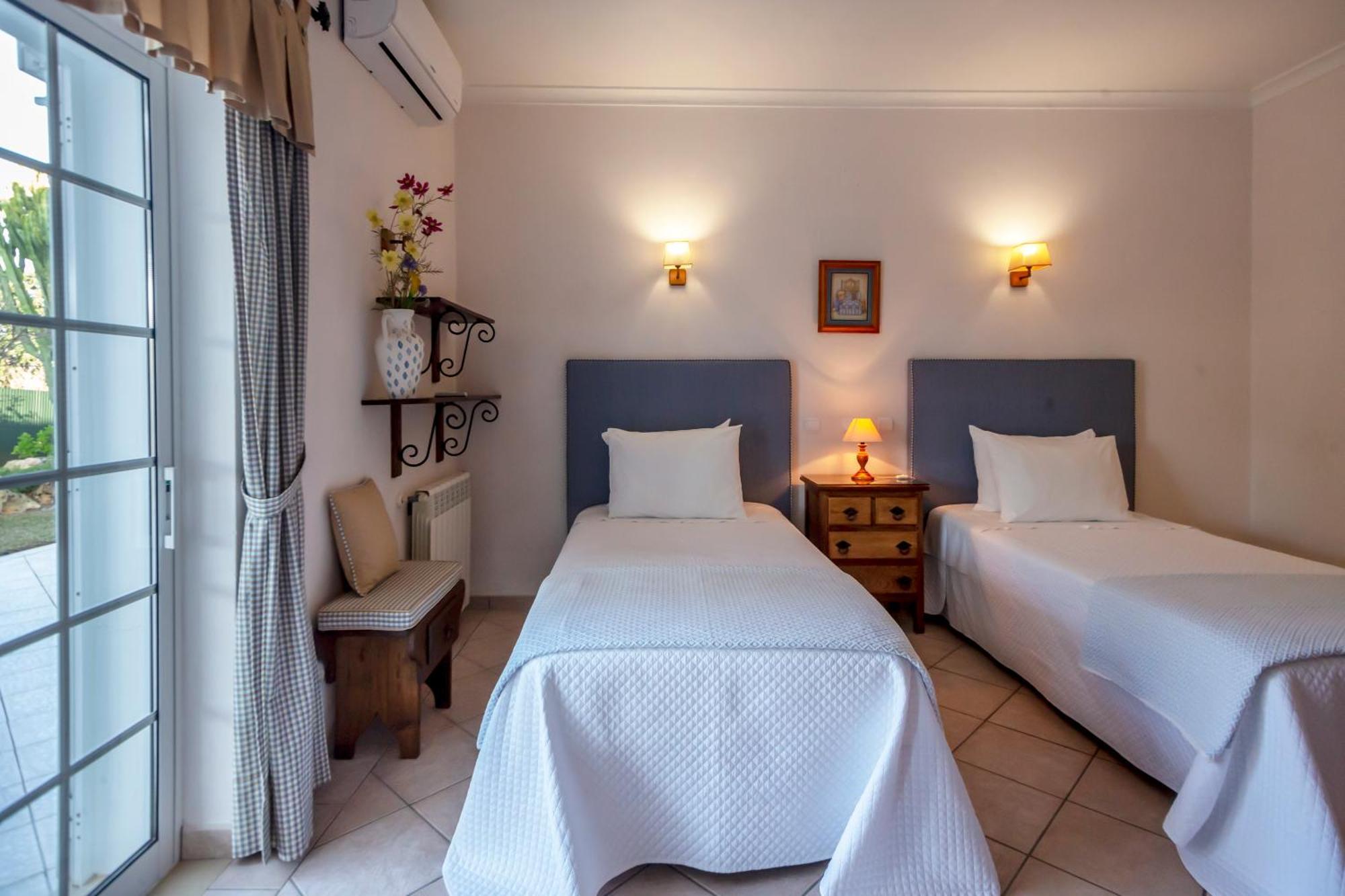 Al Meida Guesthouse Albufeira Exteriör bild